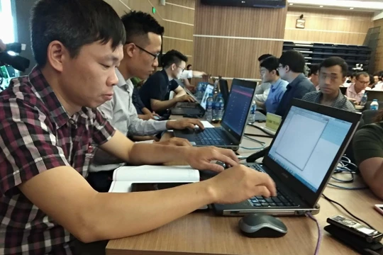 Kịch bản diễn tập giả định có các cuộc tấn công mạng từ một nhóm tin tặc và gồm 3 giai đoạn kéo dài trong 3 ngày.