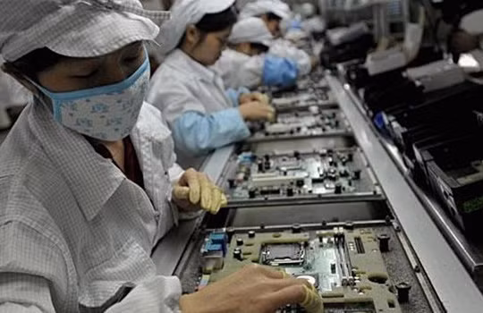 Nghỉ tết nhưng điện thoại và máy tính vẫn xuất khẩu đạt hơn 358 triệu USD