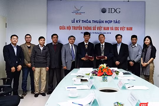 Lễ ký kết hợp tác giữa IDG Việt Nam và Hội truyền thông số Việt Nam về việc thực hiện Dự án nghiên cứu thị trường Internet băng rộng di động, Internet cố định và truyền hình trả tiền vừa diễn ra sáng nay (10/1).
