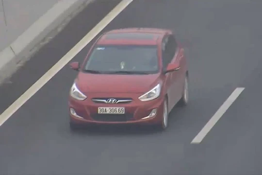 Xe đi ngược chiều.