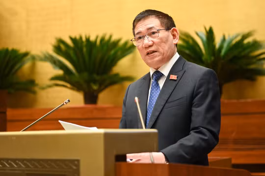 Bộ trưởng Bộ Tài chính Hồ Đức Phớc (Ảnh: quochoi.vn)