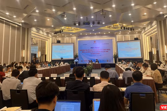 Toàn cảnh hội thảo “Giải pháp thúc đẩy quá trình cổ phần hóa doanh nghiệp, đơn vị sự nghiệp công lập và thoái vốn nhà nước tại doanh nghiệp” (Ảnh: HB)