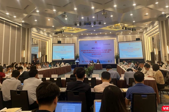 Toàn cảnh hội thảo “Giải pháp thúc đẩy quá trình cổ phần hóa doanh nghiệp, đơn vị sự nghiệp công lập và thoái vốn nhà nước tại doanh nghiệp” (Ảnh: HB)