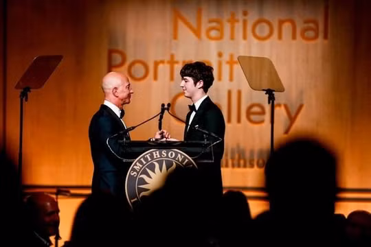 Chân dung con trai cả của Jeff Bezos - người có thể thừa kế hàng tỷ USD trong tương lai