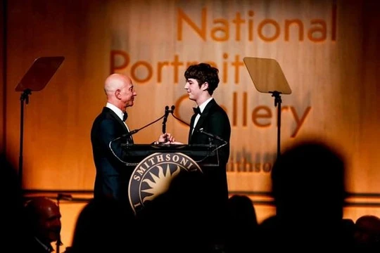 Chân dung con trai cả của Jeff Bezos - người có thể thừa kế hàng tỷ USD trong tương lai