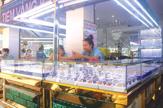 Vàng đã nhạt màu