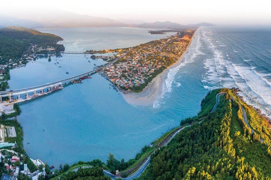 Đầu tư Thiên Ân là nhà đầu tư duy nhất đăng ký thực hiện dự án khu nghỉ dưỡng sinh thái ven biển gần 2.000 tỉ đồng ở Huế 