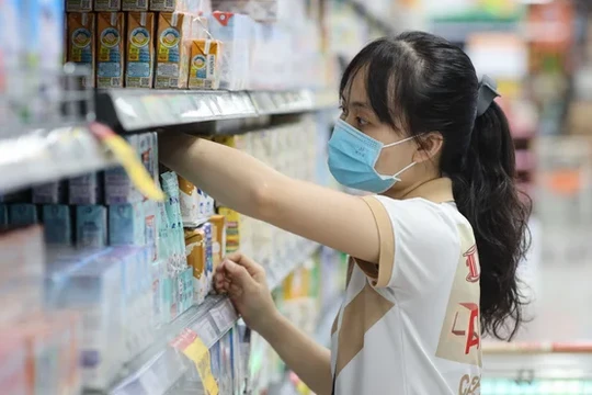 Giảm thuế VAT xuống 8% tác động thế nào tới người tiêu dùng?