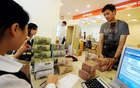 Hạn mức tín dụng và những câu hỏi còn treo