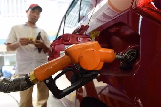 Vì sao nên nghiên cứu bỏ quỹ bình ổn giá xăng dầu?