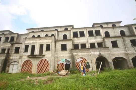 Nhìn thẳng vào nợ xấu bất động sản