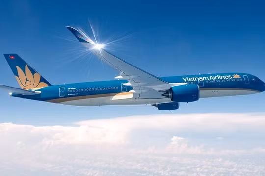 Vietnam Airlines thoát án hủy niêm yết nhờ thoái vốn Cambodia Angkor Air