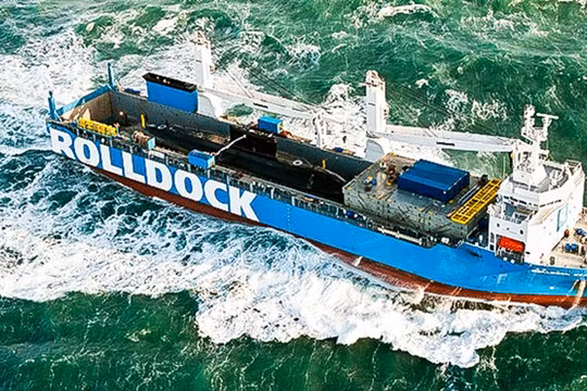 Tàu vận tải Rolldock Star vận chuyển tàu ngầm. Ảnh: Tập đoàn Rolldock