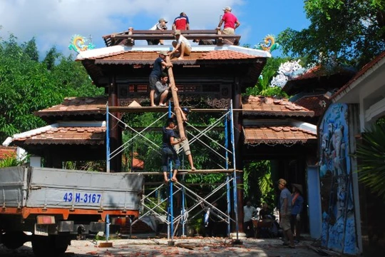 Đà Nẵng "ân hạn" tháo dỡ "biệt phủ" trên núi Hải Vân thêm hơn 3 tháng