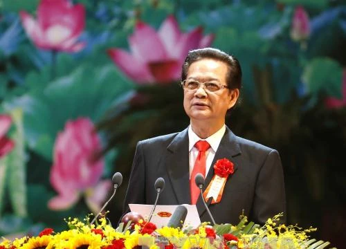 Thủ tướng Nguyễn Tấn Dũng, Chủ tịch Hội đồng Thi đua-Khen thưởng Trung ương phát động thi đua tại Đại hội. Ảnh: TTXVN