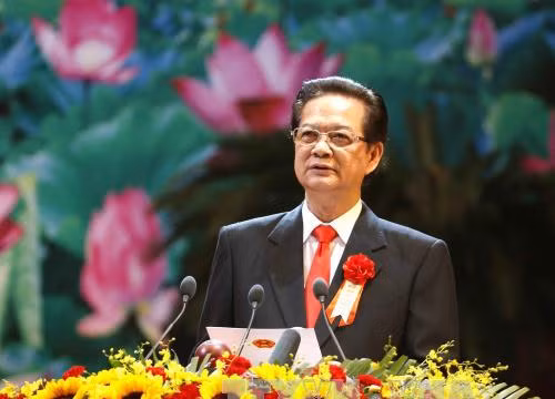 Thủ tướng Nguyễn Tấn Dũng, Chủ tịch Hội đồng Thi đua-Khen thưởng Trung ương phát động thi đua tại Đại hội. Ảnh: TTXVN
