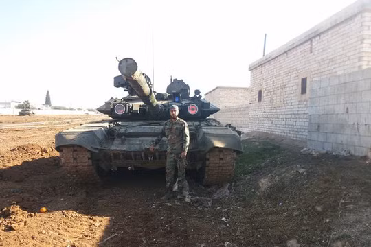 Video cận cảnh tăng T90 xung trận ở Aleppo, Syria