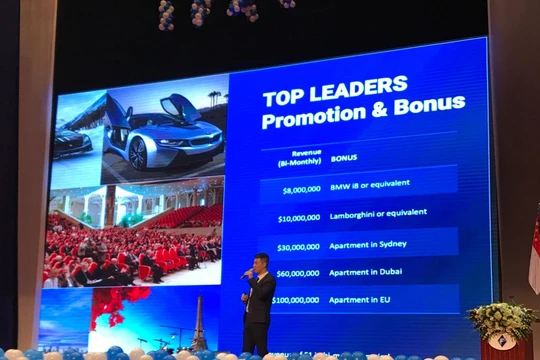 Buổi giới thiệu huy động vốn "chơi coin" tại một khách sản lớn ở Hà Nội tháng 12/2017. Ảnh: VT