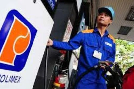 Giá xăng dầu đồng loạt tăng thêm gần 650 đồng/lít