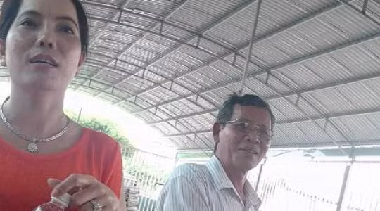 Bà Trần Hồng Ly và ông Trần Khiêu