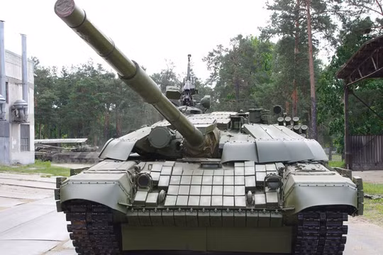 Clip lính Ukraina dùng nòng pháo xe tăng làm... gậy 'tự sướng'