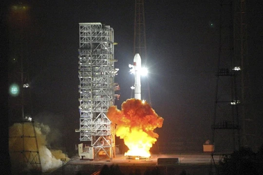 Tên lửa đẩy Long March 3C vừa đưa vệ tinh thứ 21 của mạng Bắc Đẩu vào quỹ đạo - Ảnh: Reuters