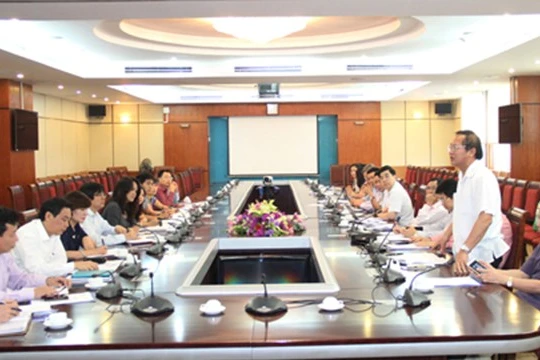 Thứ trưởng Trương Minh Tuấn làm việc với UBND TP Hà Nội về phương án sắp xếp báo chí trên đại bàn thủ đô (Ảnh: VNN)
