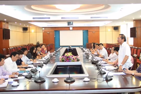 Thứ trưởng Trương Minh Tuấn làm việc với UBND TP Hà Nội về phương án sắp xếp báo chí trên đại bàn thủ đô (Ảnh: VNN)