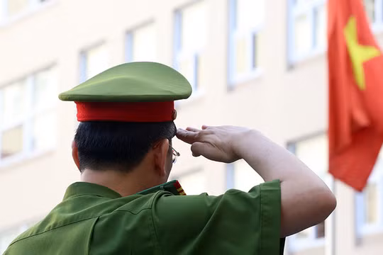 Hà Nội yêu cầu chào cờ, hát quốc ca đầu tuần