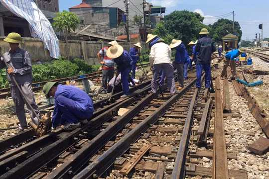 Đường sắt lạc hậu làm nóng nghị trường Quốc hội. Ảnh: Thanh niên
