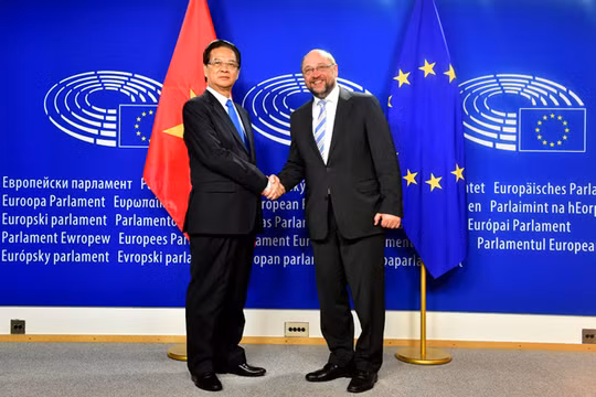 Thủ tướng Nguyễn Tấn Dũng và Chủ tịch Nghị viện châu Âu Martin Schulz. Ảnh: VGP/Nhật Bắc.
