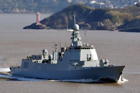 Tàu chiến Type 052D của Trung Quốc được trang bị các loại tên lửa hiện đại.