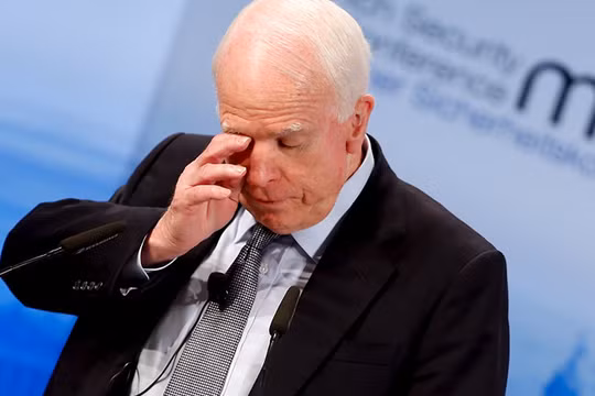 Thượng nghị sĩ McCain tuyên bố không bỏ phiếu cho tỷ phú đồng đảng Cộng Hòa Donald Trump.