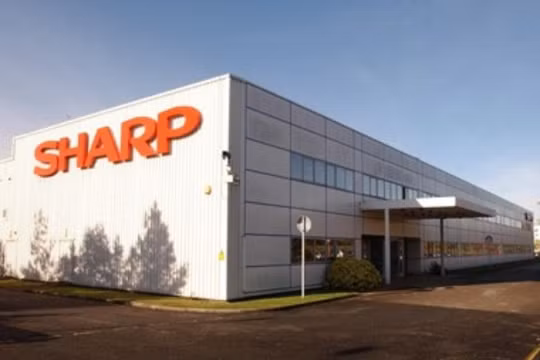 S&P: Tập đoàn Sharp đang ở trong tình thế “vỡ nợ có lựa chọn”