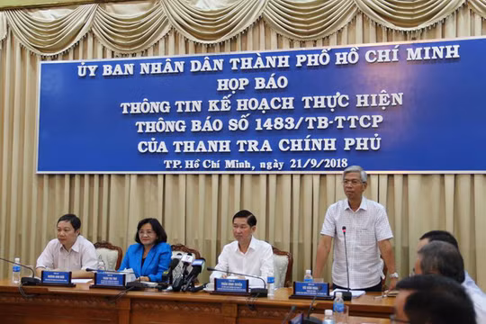 Chánh Văn phòng UBND TP HCM Võ Văn Hoan thông tin kế hoạch thực hiện Thông báo của TTCP. Ảnh: NLD