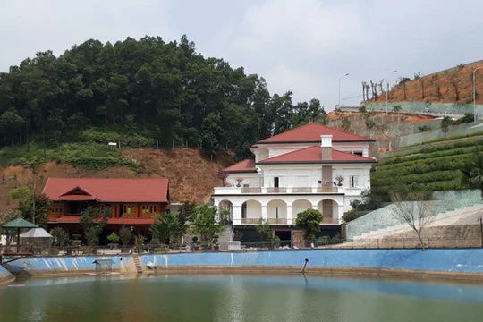 Biệt phủ của gia đình Giám đốc Sở TN&MT tỉnh Yên Bái Phạm Sỹ Quý. Ảnh: Bảo Lâm.