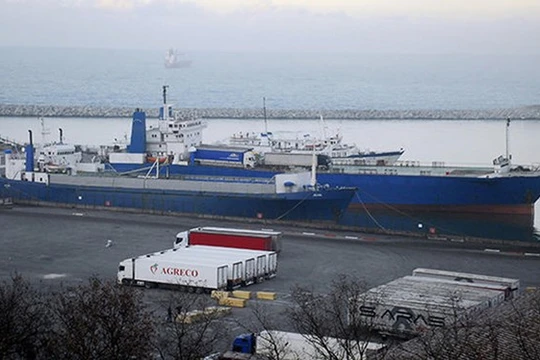 Tàu Nga tại cảng Zonguldak, Thổ Nhĩ Kỳ ngày 9.12.2015 - Ảnh chụp màn hình DailySabah