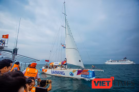 Đội thuyền đua Clipper Racer Đà Nẵng bị nạn trên biển phải rời cuộc đua sớm hơn dự kiến.