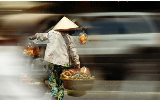 Thu ngân sách từ xuất nhập khẩu giảm tiếp 3,3%, thu nội địa tăng 11,9%