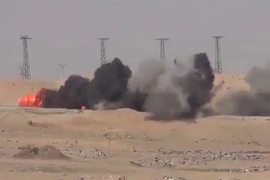 Video Quân đội Iraq tiêu diệt xe bom cảm tử của IS ở Samarra