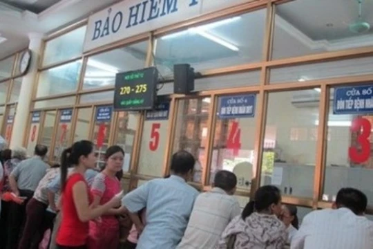 Không phải xuất trình giấy tờ khi tham gia BHYT theo hộ gia đình