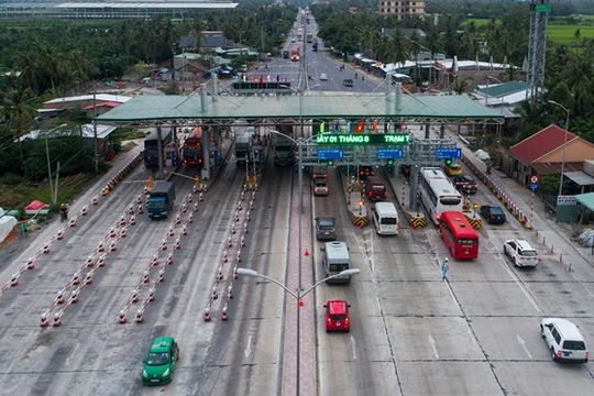 Trạm BOT Cai Lậy. Ảnh: Tiền Phong