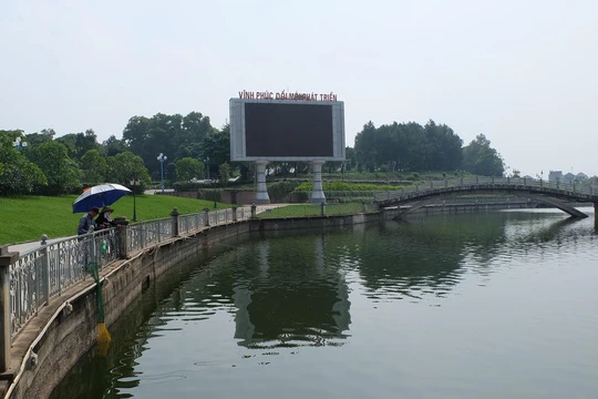 Một góc quảng trường Vĩnh Phúc - Ảnh: X.LONG