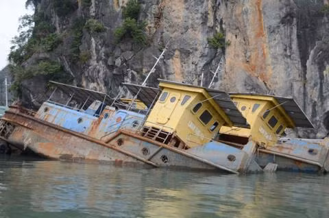 Vinalines lên tiếng về số phận đội tàu nát Lash Sông Gianh bỏ không 8 năm của Vinashinlines