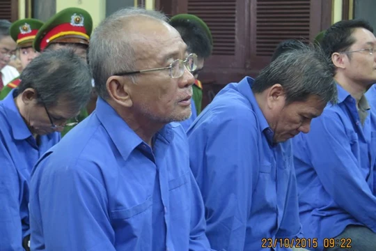 Bị cáo Trung tại phiên tòa sáng 23.10 - Ảnh: Ngọc Lê