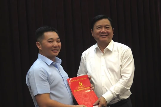 Chỉ định con trai cựu bí thư thành ủy TP HCM vào BCH Đảng bộ thành phố