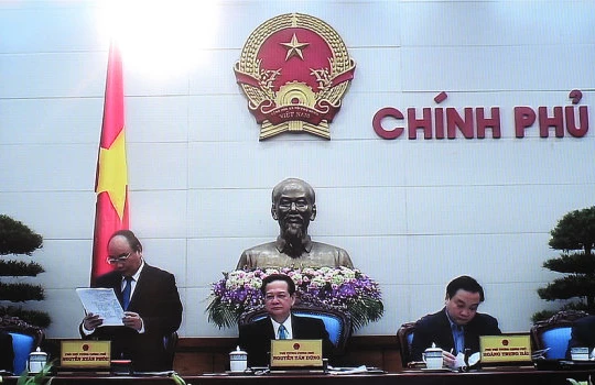 Thủ tướng Nguyễn Tấn Dũng chủ trì hội nghị trực tuyến của Chính phủ với các địa phương - Ảnh: V.V.T