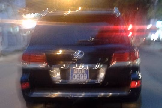 Biển số 95A-0699 được cho là tồn kho, PC67 Hậu Giang cho Văn phòng UBND tỉnh này mượn để gắn vào Lexus tư nhân. Ảnh: CTV.