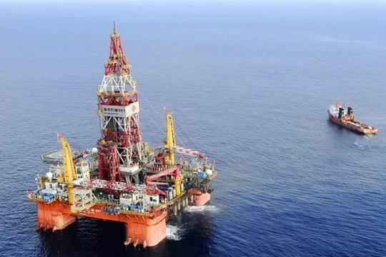 Giàn khoan HD-981 của Trung Quốc. Ảnh: Xinhua