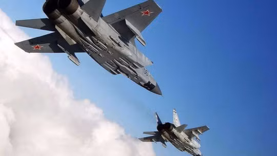 Nga sẽ điều 4 máy bay chiến đấu hộ tống Tổng thống Assad tới Iran. Ảnh: Orient News